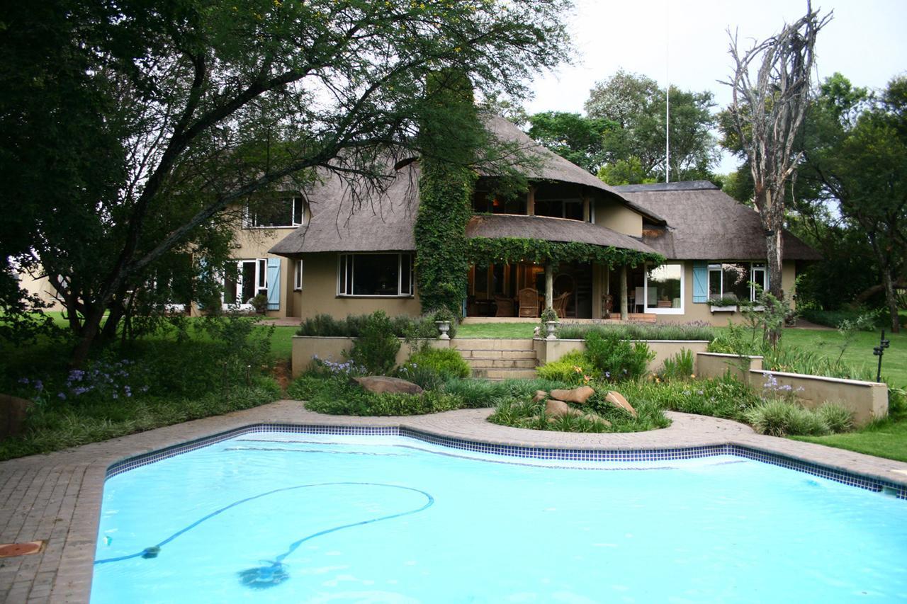 Chartwell Manor Exterior photo